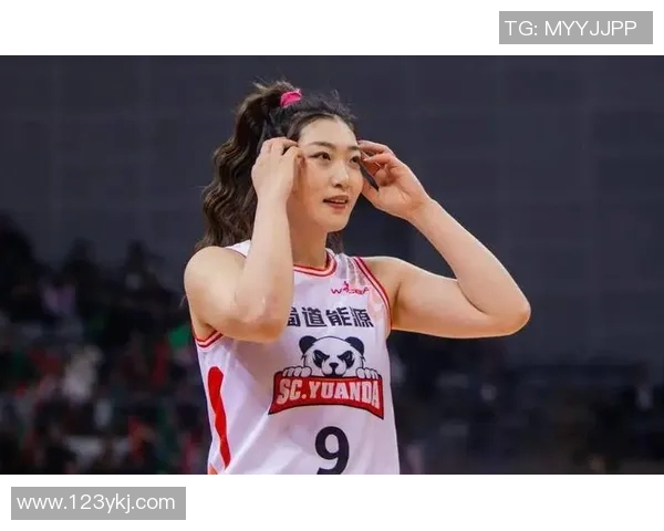 云南女篮集训队长揭晓李梦素颜瘦身杨舒予帅气张茹成焦点